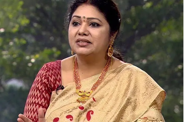 “అడ్జస్ట్మెంట్కు ఒప్పుకోలేదు.. అందుకే నా ముఖం మాడిపోయేలా చేశారు!” నటి ధరణికి షూటింగ్ స్పాట్లో జరిగిన ఘోరం.. సినీ ఇండస్ట్రీలో కలకలం!