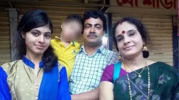 “సగం తిన్న దోసకాయ ముక్క, కాలిన గాజులు”.. మేడపై మత్తు గ్యాంగ్ ఆగడాలు.. బంగ్లాదేశ్ హిందూ కుటుంబం మృతి కేసులో వెలుగుచూస్తున్న సంచలన నిజాలు!