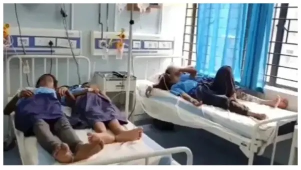 “కడుపు మండిపోతోంది నాన్నా.. అన్నం చేదుగా ఉందని నా కొడుకు కేకలు వేశాడు..!” — చక్కెర బదులు డిటర్జెంట్ పౌడర్ కలిపిన ఘోరం; విలవిల్లాడిన పాఠశాల విద్యార్థులు..!!