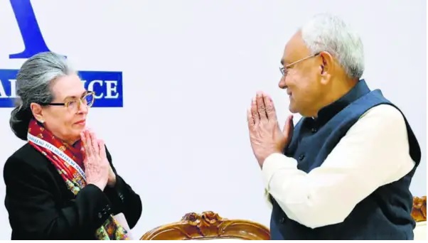 “నితీష్ ఒక ద్రోహి.. ఆయన వెళ్లిపోవడమే చాలా మంచిదైంది” అంటూ విరుచుకుపడిన సోనియా.. కాంగ్రెస్ వర్కింగ్ కమిటీలో జరిగిన సంచలన ఘటన..!!