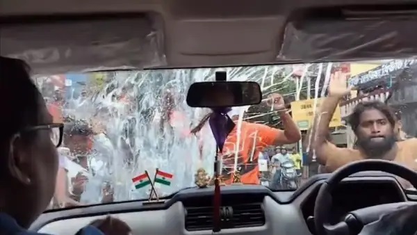 ఎమ్మెల్యే కారును చుట్టుముట్టి గుడ్లు, రాళ్లతో దాడి! కారు అద్దం పగలడంతో మధ్యలోనే వెనుదిరిగిన ఎమ్మెల్యే.. నడిరోడ్డుపై జరిగిన ఘటనతో కలకలం!