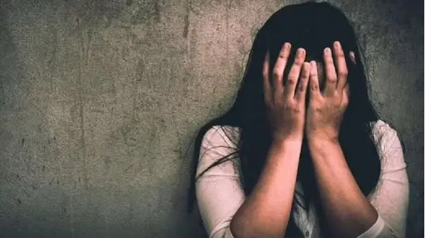 “పరిహారం పేరుతో ఇంతటి దారుణమా?” — తల్లిదండ్రులు చేసిన తప్పుతో నాశనమైన బాలిక జీవితం.. నకిలీ బాబా అరెస్ట్!