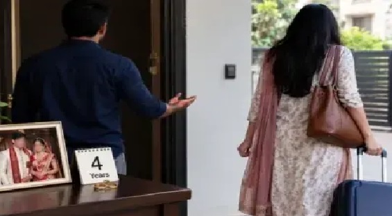 “నాకు భర్త వద్దు, ఈమే కావాలి..!” నాలుగేళ్ల సంసారం గాలికి.. ఉన్నట్టుండి వెళ్లిపోయిన భార్య: కనిపెట్టేసరికి భర్తకు దిమ్మతిరిగే షాక్.. వింత ఘటన!