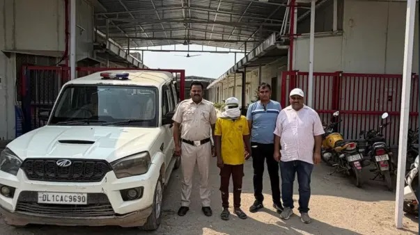 17 ఏళ్ల బాలిక మృతదేహం ఒక పొలంలో చెత్తలా పడి ఉంది. ఏం జరిగిందో తెలుసుకోవడానికి పోలీసులు తీవ్రంగా ప్రయత్నిస్తున్న సమయంలో ఒక ఆధారం దొరికింది. పోలీసులు 50 సీసీటీవీ కెమెరాలను జల్లెడ పట్టారు.!!!