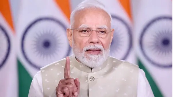 “2025లోనే ఏకంగా 25 లక్షల EV వాహనాల విక్రయాలు!” – భారత్‌లో మెగా ఎలక్ట్రిక్ వాహన విప్లవం; సదస్సులో ప్రధాని మోదీ హర్షం!