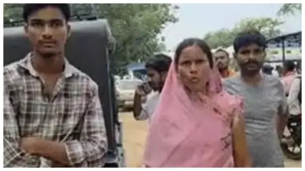 “ఒక్క నిమిషం చూసి ప్రథమ చికిత్స చేసి ఉంటే.. నా భర్త బతికేవాడేమో!”.. భార్య కన్నీరుమున్నీరుగా విలపించడంతో ఆగ్రహం వ్యక్తం చేసిన ప్రజలు.. ఆస్పత్రి నిర్లక్ష్యంపై తీవ్ర ఆందోళన!
