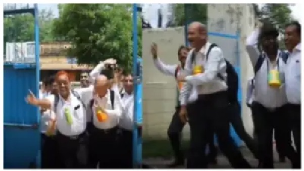 “నెత్తిన జుట్టు నెరిసినా మన ఆటలు, అనురాగం ఏమాత్రం మారలేదురా!” – 50 ఏళ్ల తర్వాత స్కూల్ యూనిఫామ్‌లో రీయూనియన్ చేసుకున్న చిన్ననాటి స్నేహితులు. వైరల్ అవుతున్న వీడియో..!!!