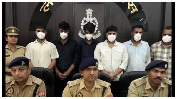 “నన్ను వదిలేయండయ్యా, మా ఇంట్లో ఉన్న నగలన్నీ మీకే ఇచ్చేస్తాను!” – నకిలీ పోలీసులకు చిక్కి 650 కి.మీ కారులోనే కన్నీరుమున్నీరైన వ్యాపారవేత్త..!!!