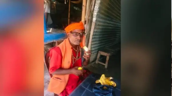 అరటిపండు తింటుండగా అడ్డంగా దొరికిపోయిన దొంగ.. 25 ఏళ్లుగా పోలీసులకు చుక్కలు..! సాధువు అవతారమెత్తి నేపాల్‌లో నక్కిన వ్యక్తి.. చివరకు ఇలా దొరికిపోయాడా..!!!