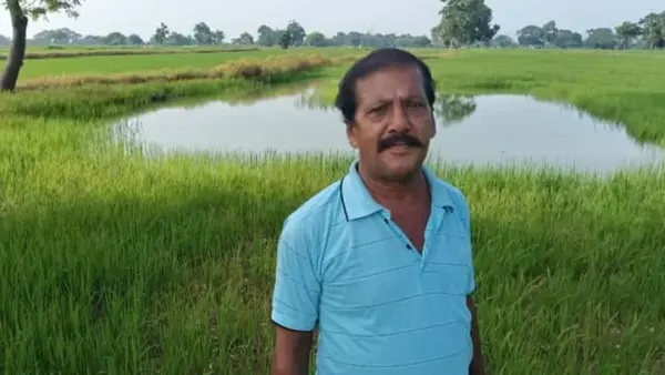 “పొలంలో 1.22 క్యారెట్ల వజ్రం.. కానీ చేతికి ఒక్క రూపాయి కూడా రాలేదు..!” కోటీశ్వరుడు కావాల్సిన రైతుకు వచ్చిన కష్టం.. కాగితం ముక్క కూడా ఇవ్వకుండా తిప్పుకుంటున్న అధికారులు..!!