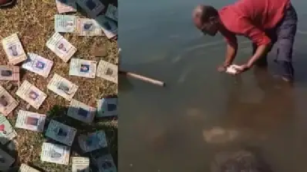 నర్మదా నదిలో 343 ఓటర్ ఐడీ కార్డులు! మధ్యప్రదేశ్లో కలకలం.. విచారణకు కాంగ్రెస్ డిమాండ్