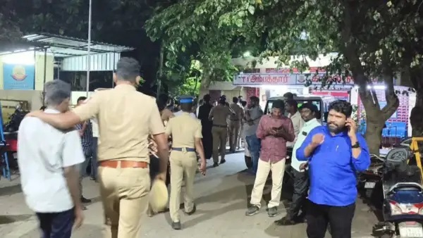 “ఇన్స్టాగ్రామ్ గ్రూప్ క్రియేట్ చేసి మర్డర్ ప్లాన్..!” రూట్ తలా గొడవలో రైల్వే ప్లాట్ఫామ్పై కత్తులు నూరుకున్న యువకులు.. 17 మంది ఐటీఐ విద్యార్థుల అరెస్ట్.. భయంతో పరుగులు తీసిన జనం..!!