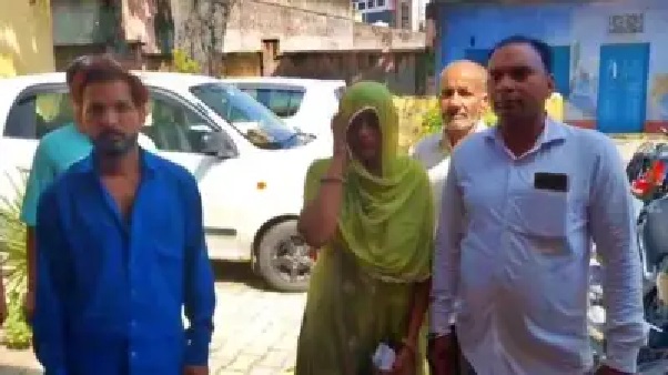 ఉద్యోగానికి వెళ్తున్నానని భార్యకు చెప్పి.. ప్రియురాలితో హోటల్లో జాలీగా గడుపుతున్న భర్తను రెడ్హ్యాండెడ్గా పట్టుకున్న భార్య..
