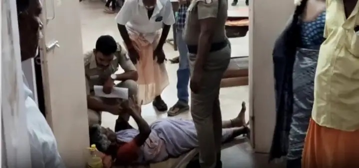 “ఇకపై ఈ ఆఫీసే నా ఇల్లు” – ఇంటికి వెళ్లే దారి లేక వృద్ధురాలు తీసుకున్న సంచలన నిర్ణయం.. మధురైలో కలకలం రేపిన వినూత్న నిరసన..!!