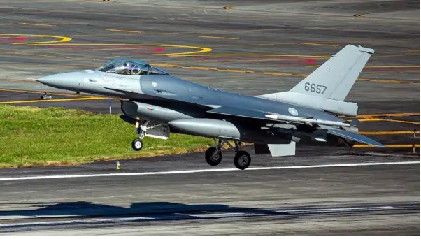 తైవాన్లో దిగిన అమెరికా F-16V యుద్ధ విమానాలు..! 66 విమానాల్లో తొలివిడతగా 2 విమానాలు రాక.. చైనా తదుపరి చర్య ఏమిటి?
