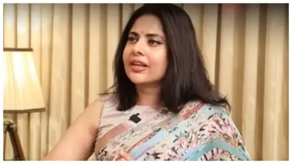 “నా ఇల్లంతా ఎందుకు వైట్ కలర్ పెయింట్ వేశానో తెలుసా?” – హోమ్ టూర్ వీడియోలో వీజే మహేశ్వరి ఇచ్చిన క్యూట్ అండ్ ఇంట్రెస్టింగ్ ఎక్స్‌ప్లనేషన్..!!!