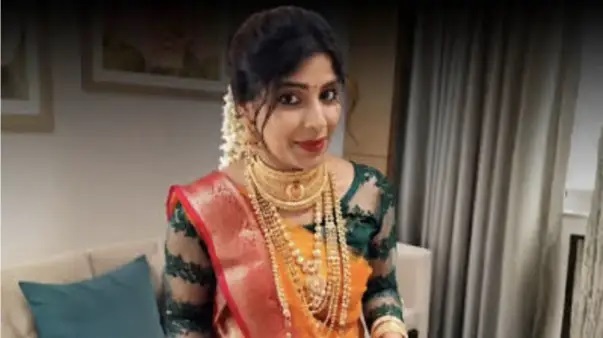 “యూట్యూబర్ మధుమితపై సంచలన దొంగతనం కేసు”.. 5 సవర్ల నగలు కొట్టేసిందని పోలీస్ స్టేషన్లో ఫిర్యాదు.. నాగర్కోవిల్లో కలకలం..!!