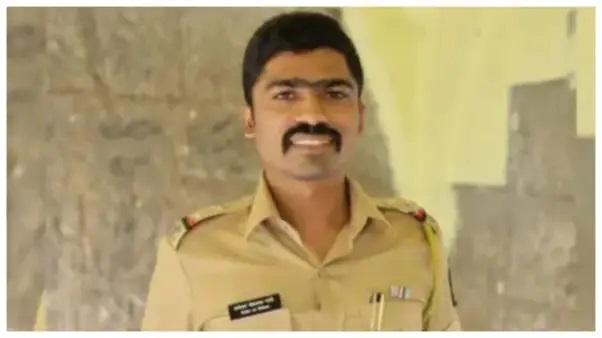 “రూ. 1.5 లక్షల బేరం ఆడి చివరికి రూ. 1.30 లక్షలకు ఫిక్స్ అయ్యాడు సార్!”.. అరెస్ట్ చేస్తానంటూ లంచం డిమాండ్ చేసిన అవినీతి ఎస్ఐ జ్ఞానేశ్వర్ పరాడే రెడ్ హ్యాండెడ్‌గా అరెస్ట్..!!!